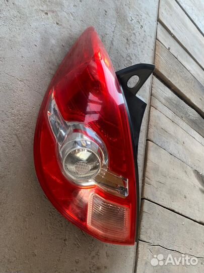 Задний стопарь ниссан тиида