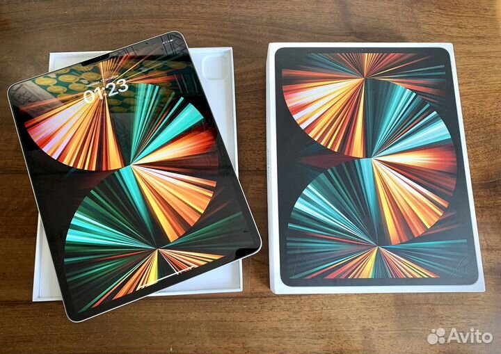 iPad pro 12.9 2021 m1 128Gb в идеале без царапин