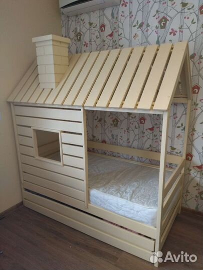 Детская кровать домик