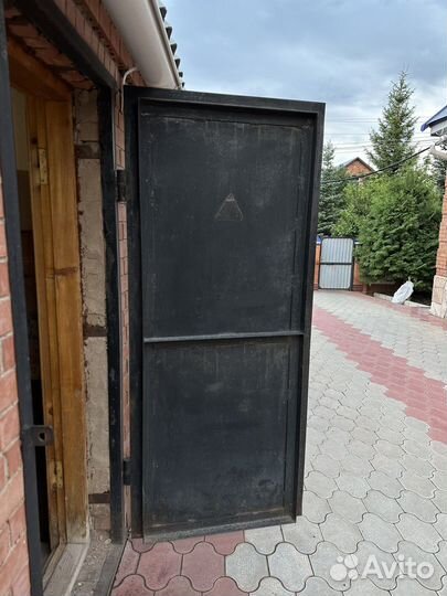 Дверь металлическая