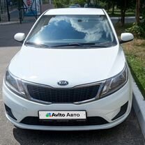 Kia Rio 1.4 MT, 2014, 140 000 км, с пробегом, цена 890 000 руб.