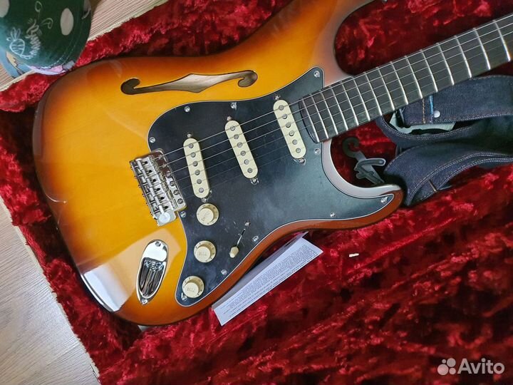 Гитара Limited Edition Suona Stratocaster Thinline