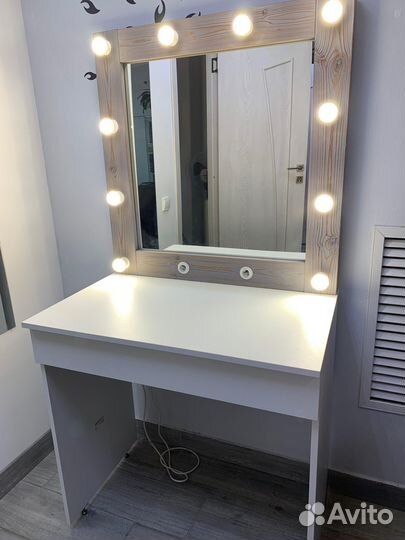 Столик для бровиста