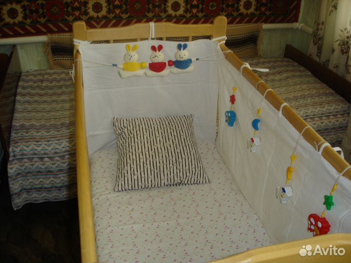 4 в 1. Кроватка, матрас, бортики, игрушки