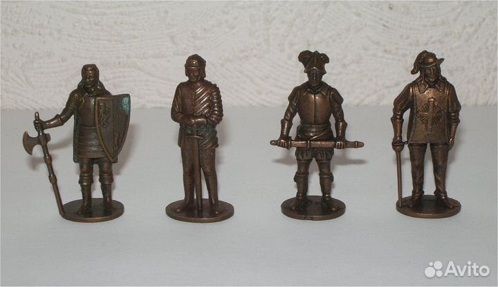 Металлические солдатики и пр. из Kinder Surprise