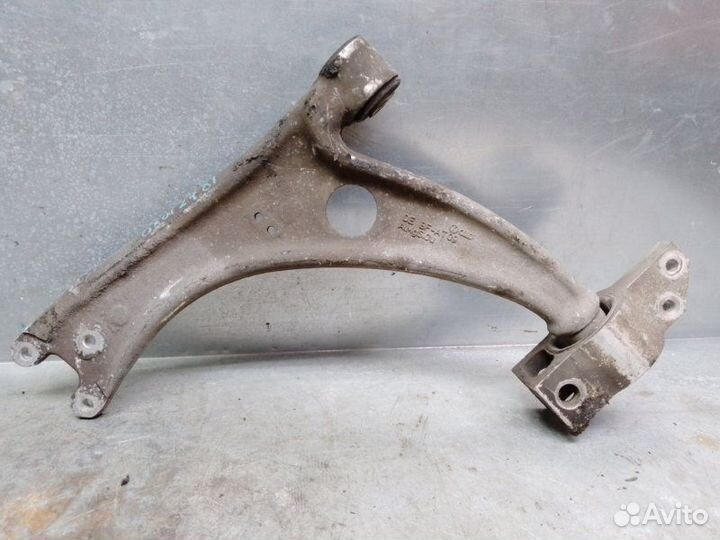 Рычаг передний Volkswagen Passat B6 2005-2010