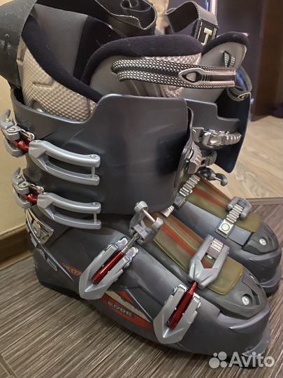 Горные лыжи, шлем, ботинки