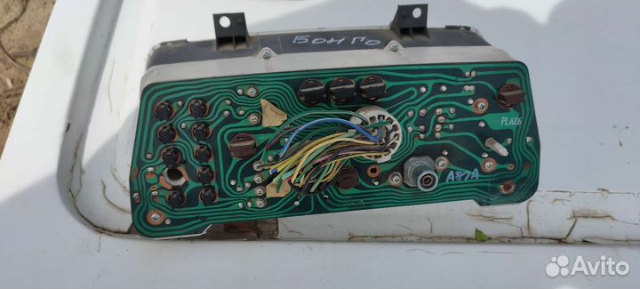 Щиток приборов (приборная панель) Mazda E2200