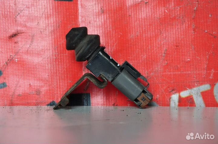 Концевик двери nissan X-trail T30