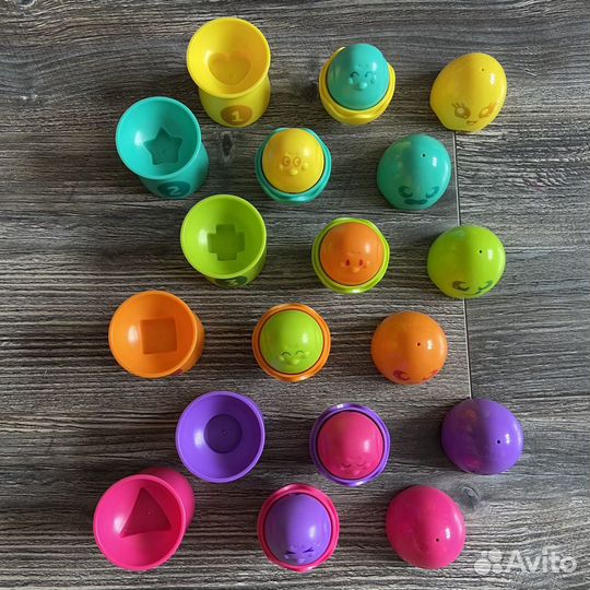 Пирамидка Tomy Яичная с 6мес