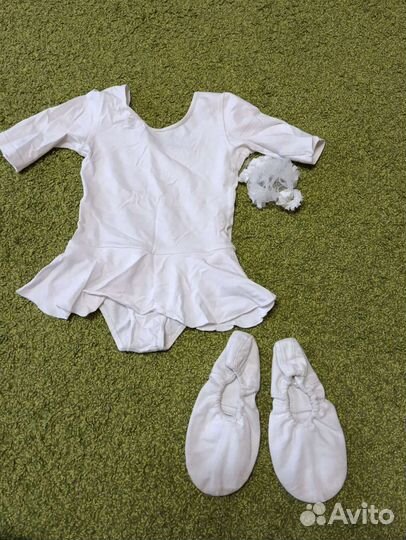 Купальник гимнастический белый+чешки