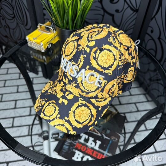Бейсболка Versace