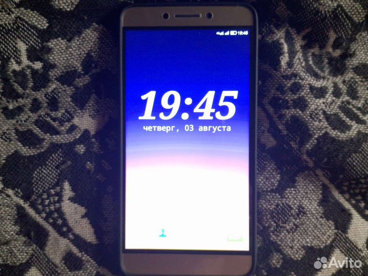 Телефон Le X820
