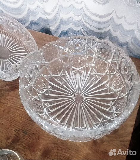 Бокалы,рюмки,кружки,салатники хрустальные и т.д