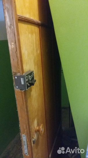 Дверь дерево входная