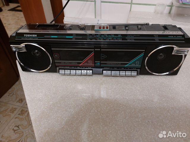 Кассетный магнитофон Toshiba