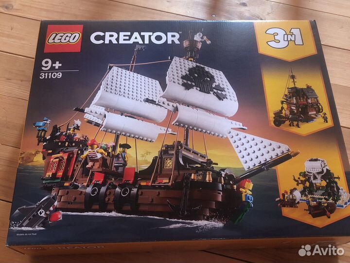 Lego корабль 31109