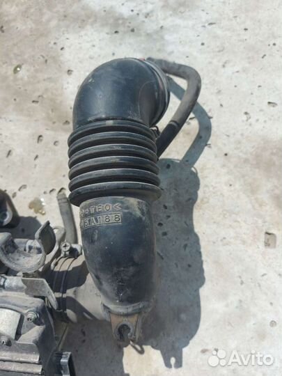 Патрубок воздушного фильтра на Mitsubishi Lancer 1