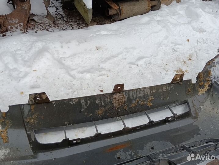 Бампер передний Mazda Tribute 2002 (есть дефект)