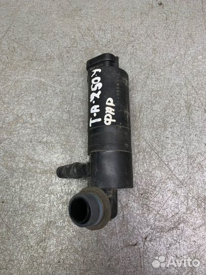 Насос омывателя фар Toyota Avensis T250 универсал