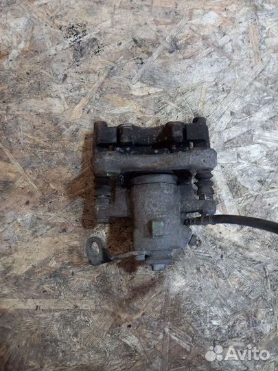 Суппорт Задний Правый Гольф 4 Октавия тур Бора