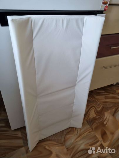 Пеленальная доска на кроватку