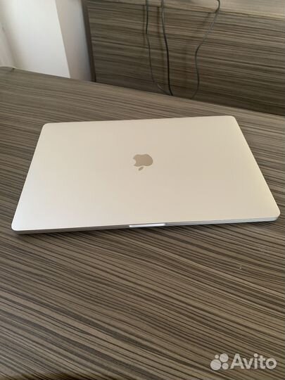 Apple Macbook Pro 15 2017 i7 16 512