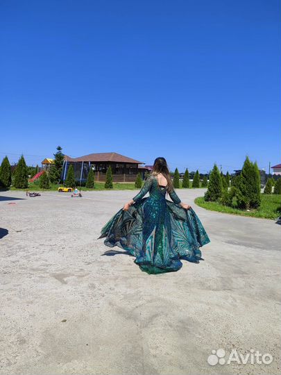 Вечернее платье