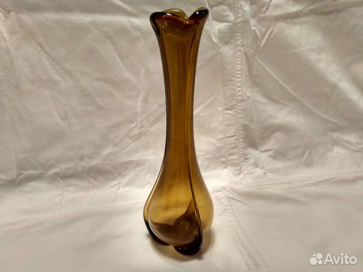 Интерьерная ваза. Гутное стекло. Для одного цветка