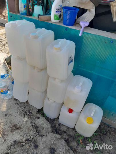 Канистры десятилитровые для воды