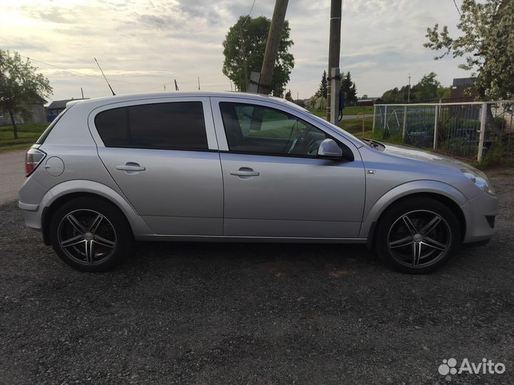 Opel Astra 1.6 МТ, 2013, 204 000 км