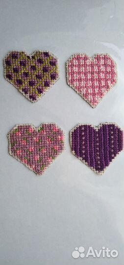 Магниты сердечки вышитые крестом день свВалентина