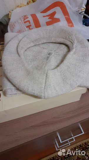 Комплект берет с козырьком и шарф