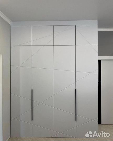 Современный шкаф