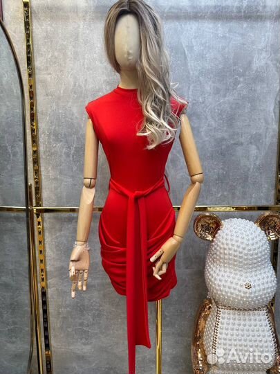 Платье со шлейфом