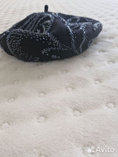 Продаю берет,красивый,нарядный