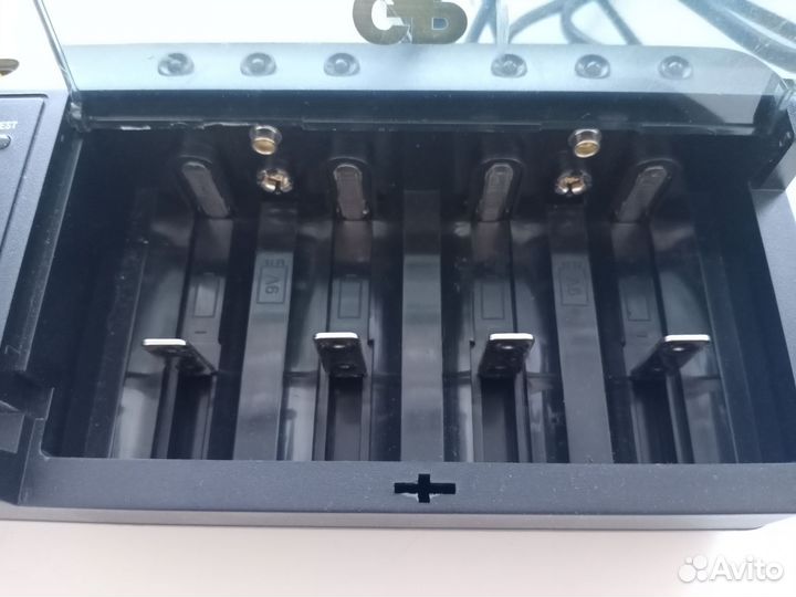Зарядное устройство для AA, AAA, GP S320