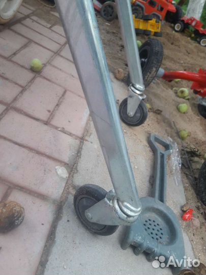 Тележка на колесах