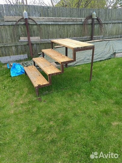 Лестница на металлокаркасе б/у