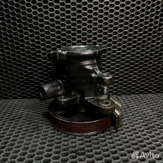 Насос гидроусилителя руля Toyota Carina 1995