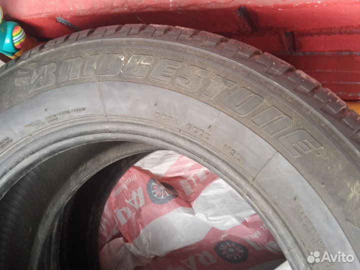 Bridgestone Blizzak LM-25 235/60 R17