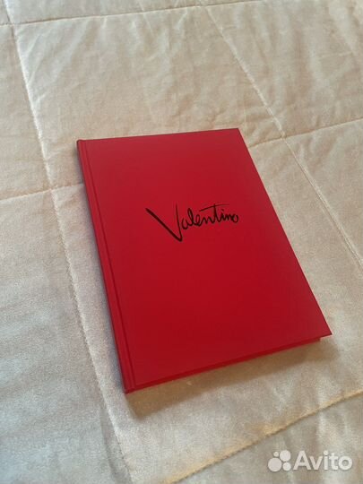 Красный блокнот valentino брендовый