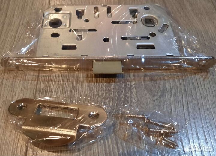 Замок для межкомнатных дверей