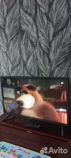 Телевизор LG 32LF580V