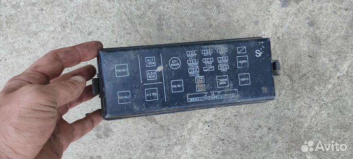 Блок предохранителей Toyota Vista SV30