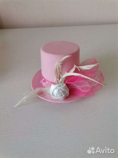 Шляпка на заколке