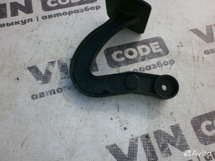 Рычаг открытия капота УАЗ Патриот