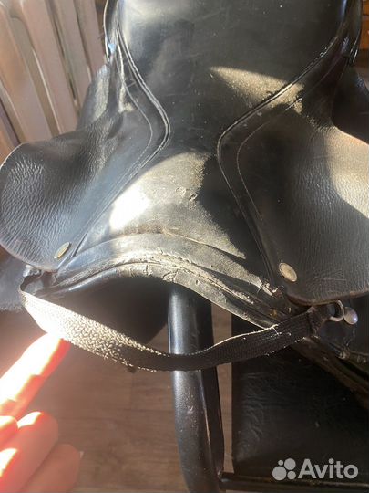 Седло выездковое для лошади спортивное