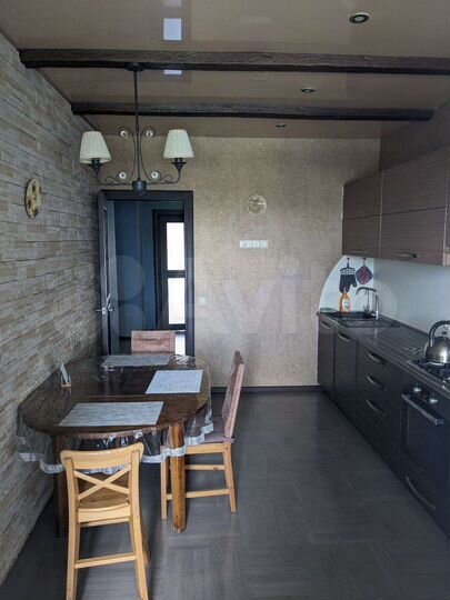 4-к. квартира, 100 м², 5/5 эт.