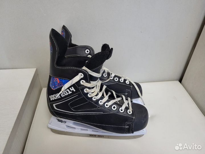 Коньки хоккейные